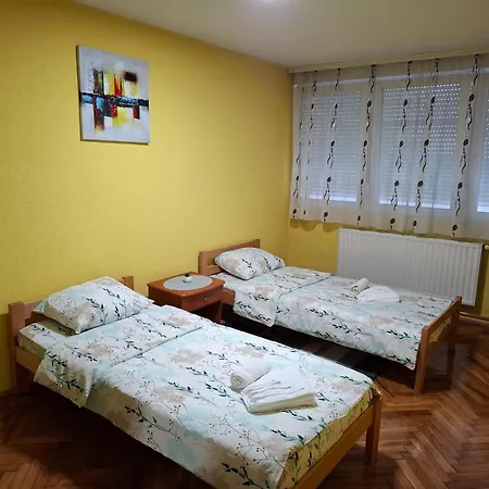 Dmb Apartmens 公寓
